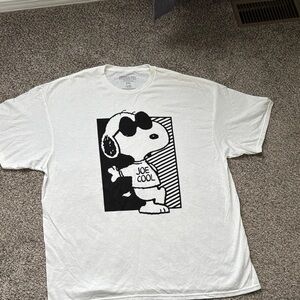 NWOT Peanuts Snoopy “Joe Cool” Graphic Tee
